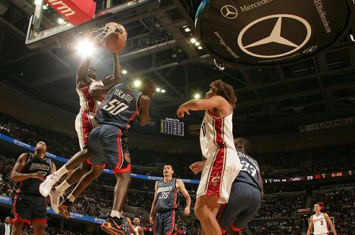 NBA赛季得分排名更新：谁将问鼎得分王？